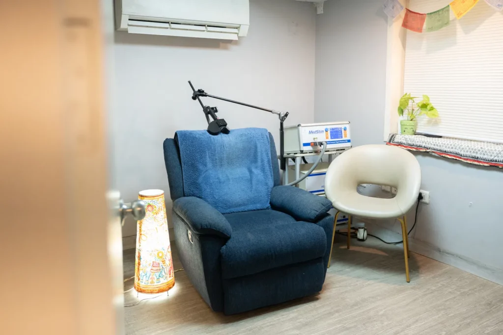 Clinical psychologist at a psychology clinic in Delhi